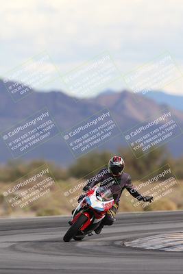 media/Nov-16-2025-Race Pace (Sun) [[8c5fa54630]]/Non Verified Riders (1st 20 Minutes)/5-Turn 15 (110pm)/